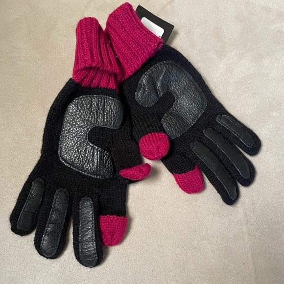 VOLCOM Snow “Clever” Gloves - Picture 3 of 3